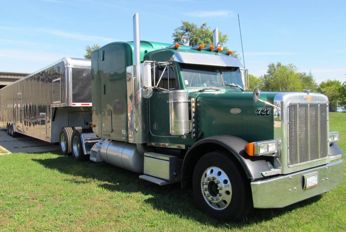 Peterbuilt Cab and Trailer